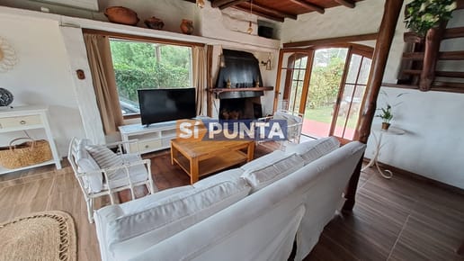 Casa en Alquiler Anual - Zona Pinares Ref. 6020