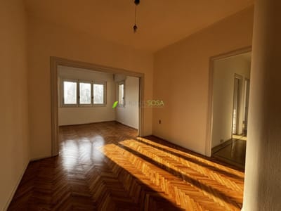 Oficina Sosa - Bulevar y Agraciada Excelente construcción muy amplio 2 baños, balcón muy soleado, bajos gastos comunes