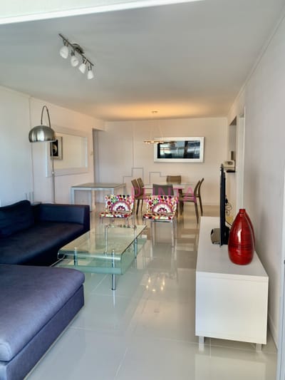 Apartamento en venta de  3 dormitorios y 2 baños con garaje, Forest Tower 2.