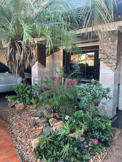 Casa en Venta en Exclusivo Barrio Los Laureles