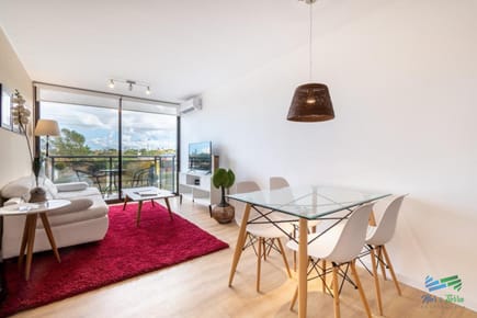 En venta apartamento nuevo con renta, 2 dormitorios con cochera, en Maldonado