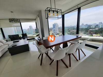 Apartamento en Venta y alquiler temporada de 3 dormitorios Art Tower