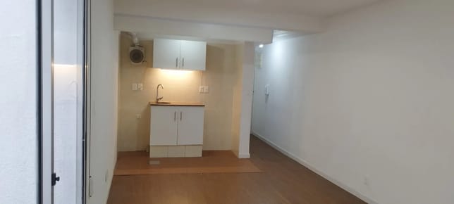 Alquiler De Monoambiente Planta Baja Patio Pequeño En Aguada