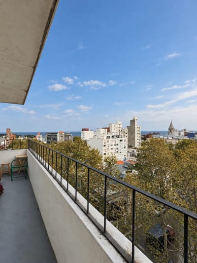 Alquiler Apartamento De 2 Dormitorios Terraza Vista Al Mar En Parque Rodó