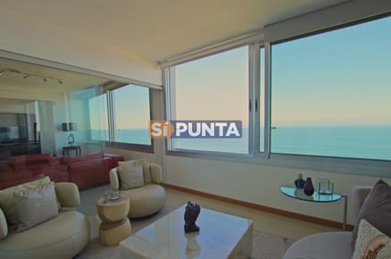 Apartamento de 3 dormitorios en torre de categoría - Primera línea de la Brava