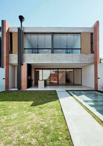 VENDO CASA MODERNA A ESTRENAR DE 5 DORMITORIOS - ZONA COLEGIO SANTA ANA