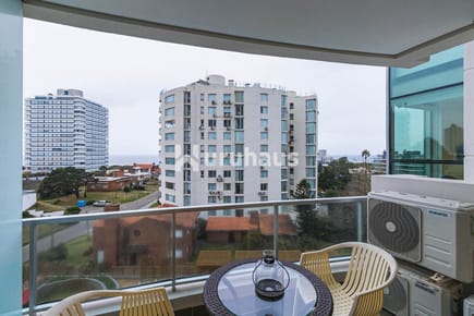 VENTA APARTAMENTO DOS DORMITORIOS PUNTA DEL ESTE EDIFICIO WIND TOWER