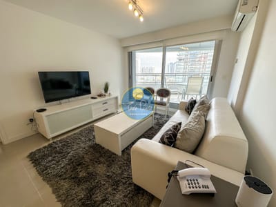 Departamento esquinero en venta en Forest Tower II