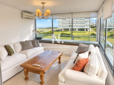 Apartamento frente al mar en Tiburón I - Playa Brava, Punta del Este de 3 dormitorios