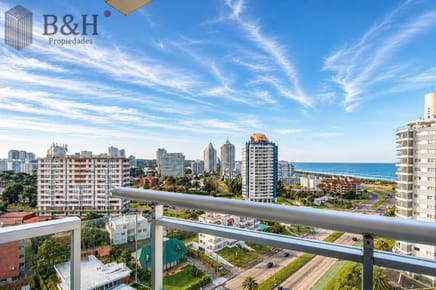 Apartamento de 2 Dormitorios y Medio en Forest Tower - Punta del Este