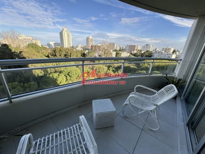 Apartamento de dos dormitorios en venta en Punta del Este