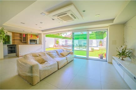 Residencia Exclusiva en el Prestigioso Barrio Los Laureles