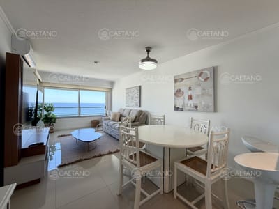 Venta apartamento 2 dormitorios. Playa mansa. Punta del Este