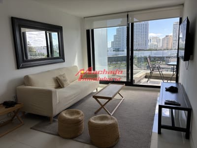 Venta - Parada 3 Mansa. Av. Chiverta casi a estrenar