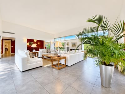 Barrio privado, 1.370 m2 de terreno.