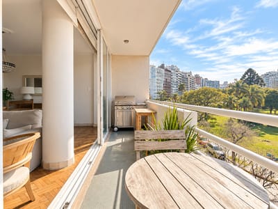 VENTA APARTAMENTO FRENTE AL PARQUE VILLA BIARRITZ  3 DORMITORIOS Y SERV. GARAJE