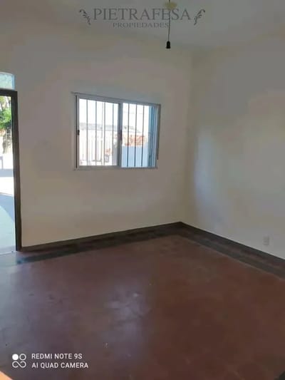 Apartamento en alquiler, 2 dormitorios, 1 baño, patio, cochera. Flor de Maroñas.
