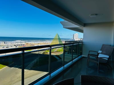 Alquiler apartamento de 3 dormitorios con vista al mar playa brava - Punta del Este - Ref : EQP7014