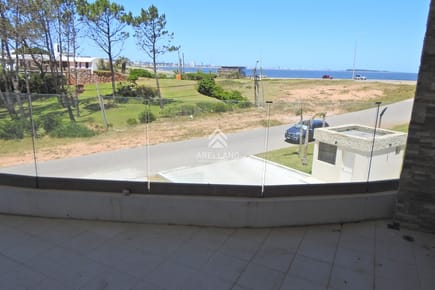 Venta apartamento 1 dormitorio en Pinares Punta del Este.-