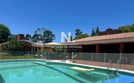 Casa de 3 domritorios y dependencia en venta en excelente ubicacion, ideal inversores.