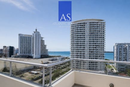 Espectacular Penthouse reciclado con barbacoa propia y vista al mar Playa Mansa Punta del Este