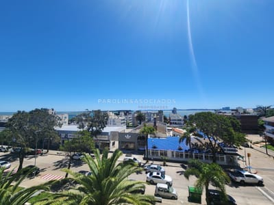Apartamento en venta de 3 dormitorios en edificio Campidoglio II, Punta del Este.