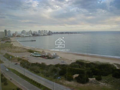 Apartamento en Venta y Alquiler, Mansa, Punta del Este, 3 Dormitorios.