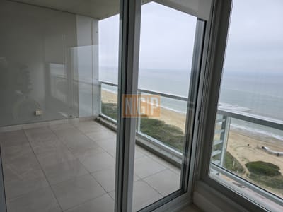 Premiun sobre playa brava.