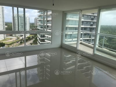 Apartamento en venta, Zona de Playa Brava.