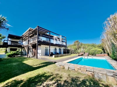 Precioso Chalet en Venta, Punta Piedras en el Chorro.