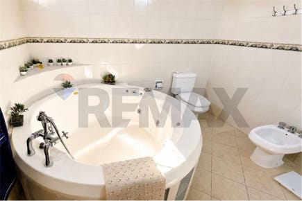 VENTA - MANSION - PARAGUAY - ZONA LAGUNA GRANDE

????✨ RESIDENCIA DE CATEGORÍA EN CUL-DE-SAC PRIVADO SAN MIGUEL, SAN LORENZO

????Límite con Luque y Fernando de la Mora
????A minutos del Shopping Pinedo, colegios y zona comercial estratégica

⬇️ US$ 450.0