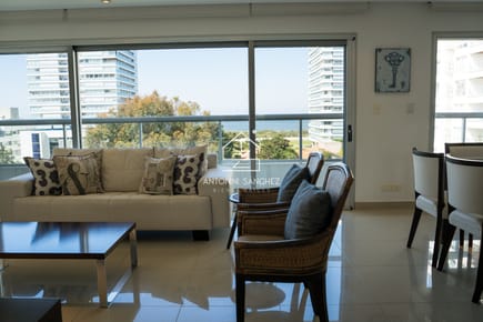 VENTA  DE APARTAMENTO 4 DORMITORIOS CON VISTA AL MAR