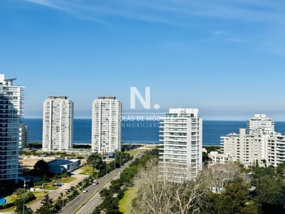 Apartamento de 3 Dormitorios en Playa Brava, Ocean Drive Tower