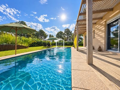 Barrio privado. 3 suites, piscina climatizada. DVH, calefacción central