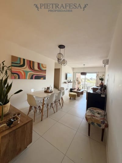 Apartamento en alquiler, 2 dormitorios, 2 baños, terraza. Garaje opcional. Prado.