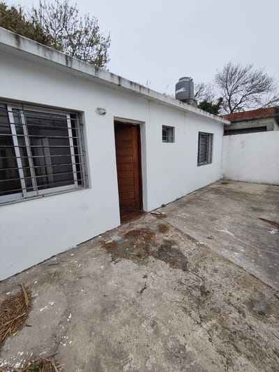 Apto 2 dormitorios en calle Ombu