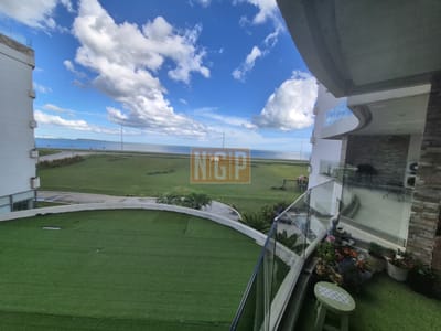 Apartamento en venta primera linea Playa Mansa Punta del Este 2 dormitorios
