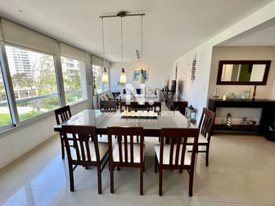 Vende Lujoso departamento de 4 suites en Brava Punta del Este