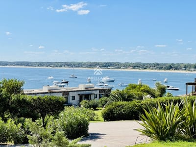 Venta apartamento 1 dormitorio con parrillero y cochera