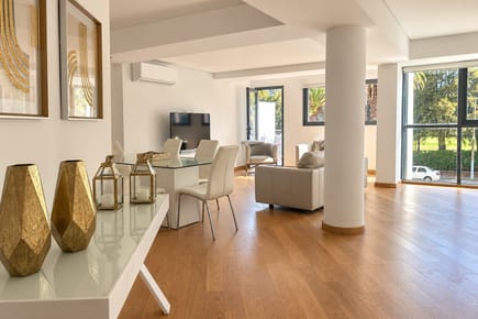EXCLUSIVO APARTAMENTO FRENTE AL GOLF - 2 DORMITORIOS CON MUEBLES Y GARAJE