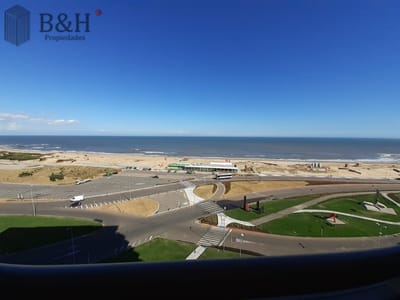 Apartamento en Alquiler de 3 Dormitorios en Punta del este , Playa Brava , Torre Imperiale