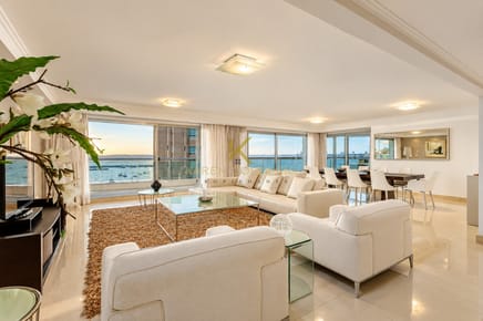 Exclusivo Apartamento-4 Dormitorios con Espectacular Vista al Puerto