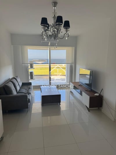 Venta apartamento dos dormitorios Punta del este Playa Mansa Vista al Mar