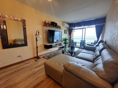 Apartamento - Punta del Este. 3 dormitorios. Vista al mar