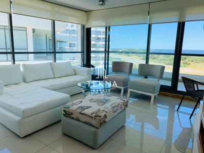 ALQUILER DE TEMPORADA DE APARTAMENTO DE 3 DORMITORIOS EN SUITE FRENTE AL MAR EN EDIFICIO BLUE BIRD