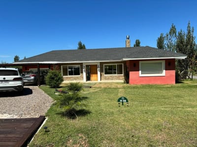 Venta Casa 3 dormitorios con Renta en Altos de la Tahona