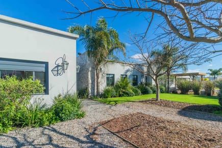 Venta espectacular casa en Mirador de la Tahona con jardín con piscina y galería con parrillero