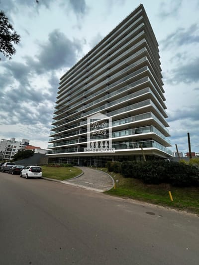Torre Chronos Apto de 1 dorm, y medio - Parada 6 - Punta del Este