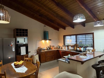 Hermosa Casa De 2 Plantas Con Apartamento Al Fondo En Buceo