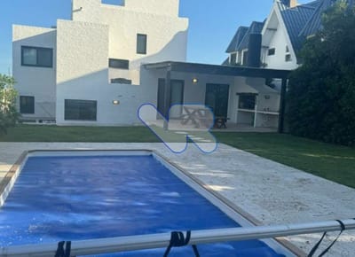 Venta Casa 5D La Barra frente al mar con Piscina Climatizada